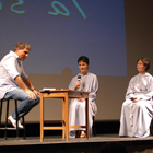 10 maggio 2010 - Teatro San Fedele - Milano - Luca conduce l'incontro intitolato ''La scelta''. Con lui Sorella Francesca e Sorella Elena