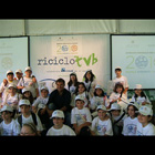 4 giugno 2010 - Casa del Jazz - Roma - Giornata Mondiale per l'Ambiente - Luca con un gruppo di studenti